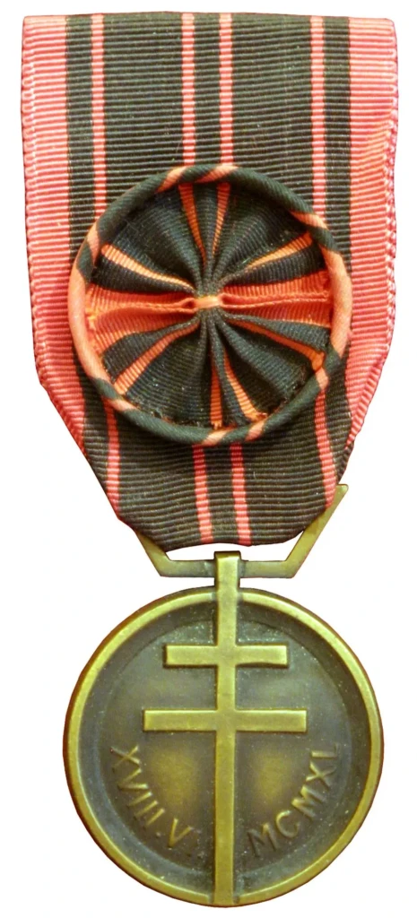 Médaille de la Résistance française avec rosette sur ruban noir rayé de rouge