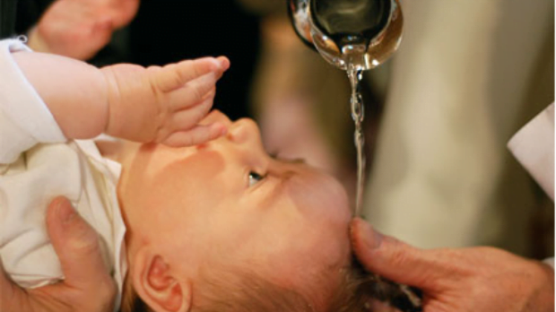 Baptême : l’Eglise mentionne mais n’efface pas